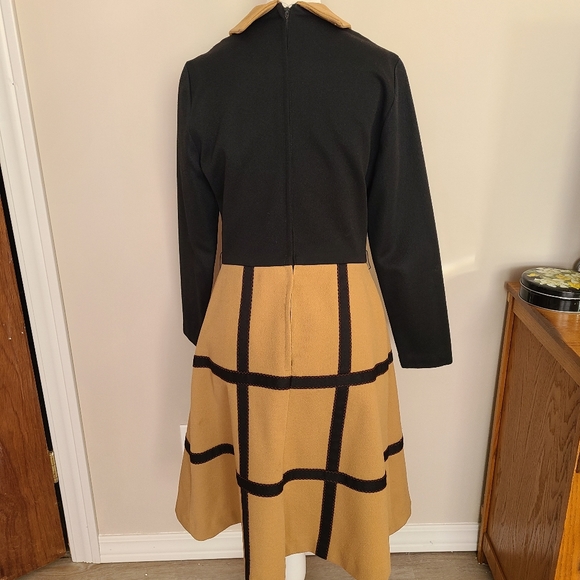 Size medium  / Vintage dress, wing tip collar, 1960s dress, mod dress, a line - Picture 4 of 4